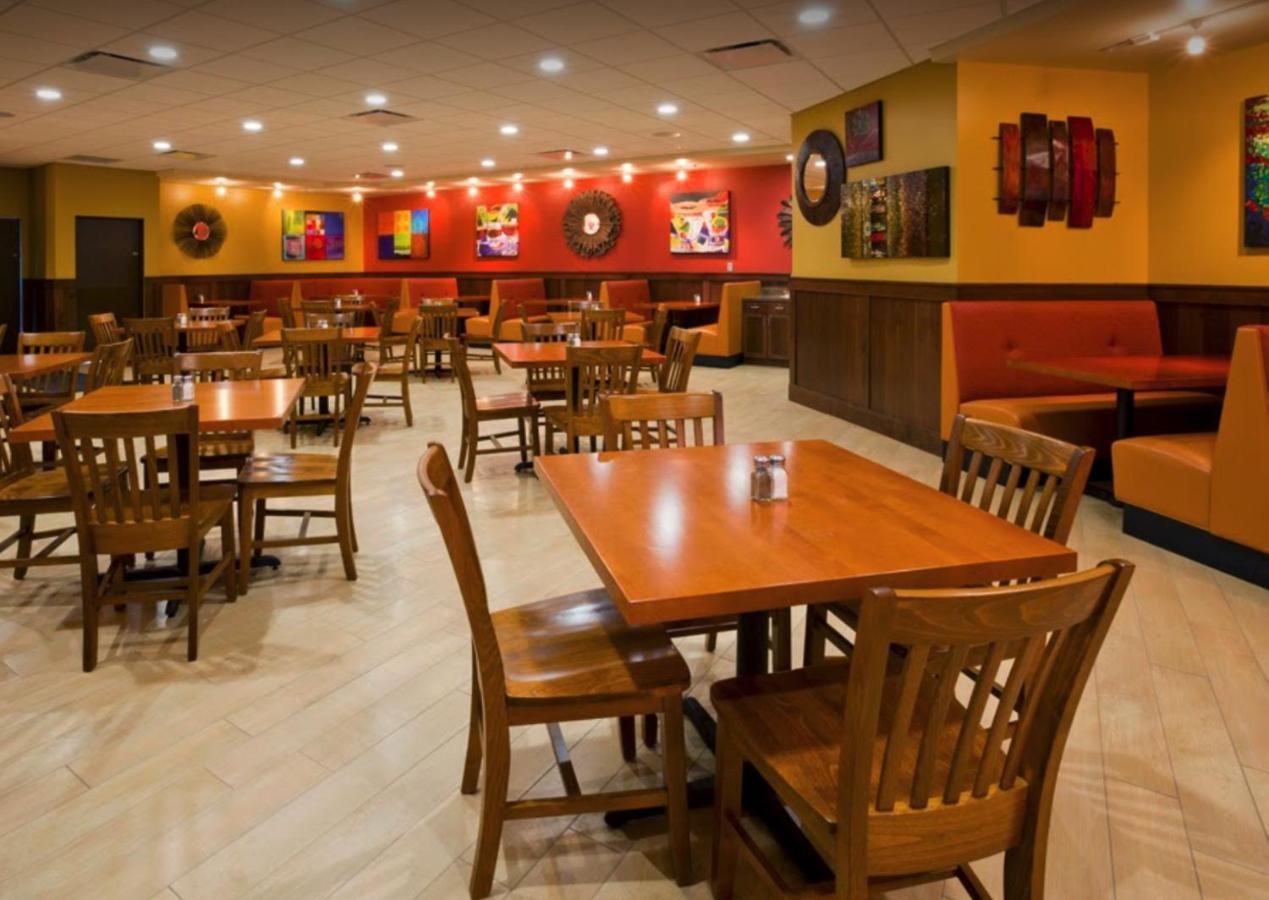 Best Western Plus New Ulm Bagian luar foto