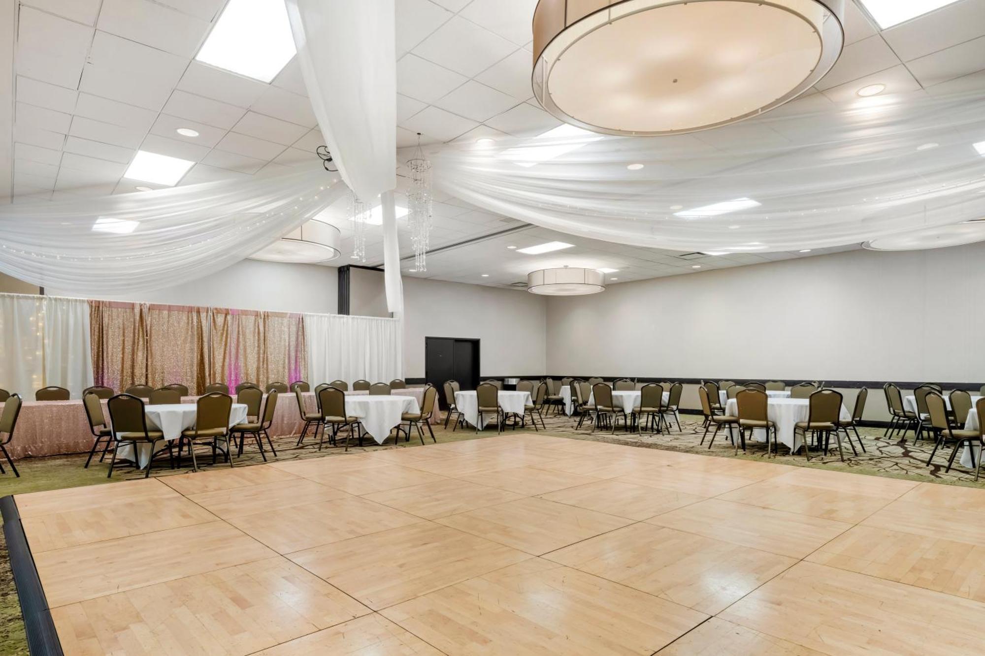 Best Western Plus New Ulm Bagian luar foto