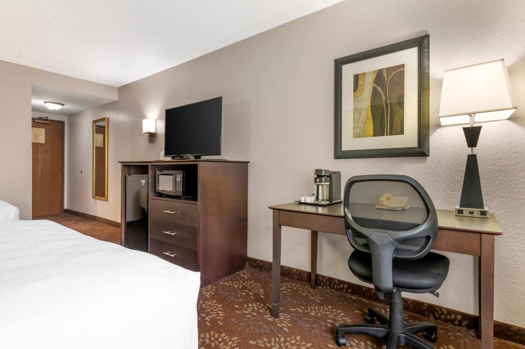 Best Western Plus New Ulm Bagian luar foto