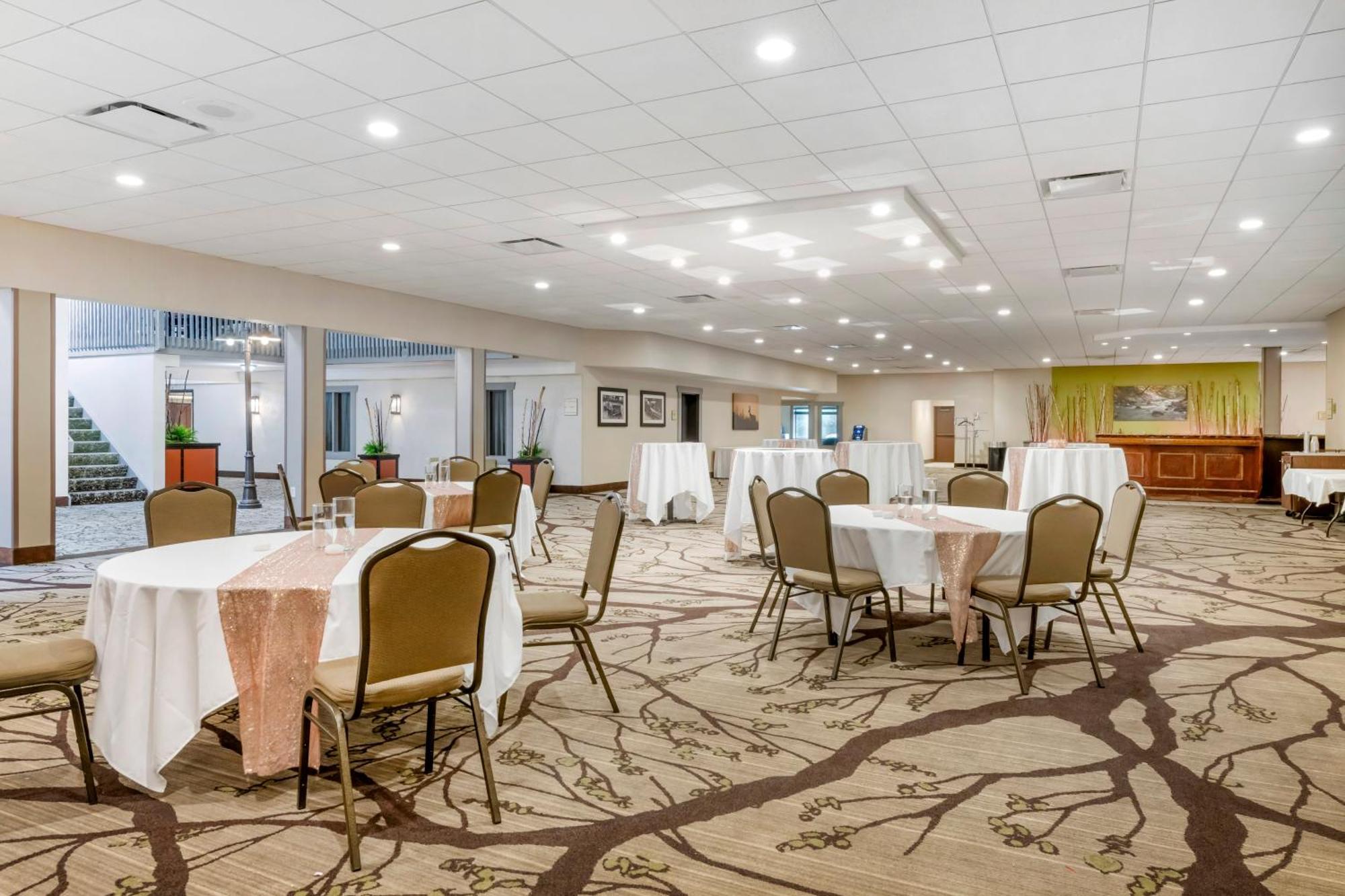 Best Western Plus New Ulm Bagian luar foto