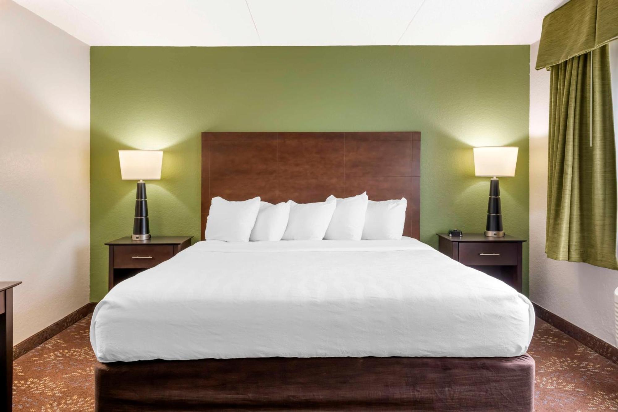Best Western Plus New Ulm Bagian luar foto